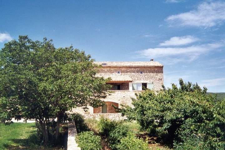 Gîte for six people with private swimming pool